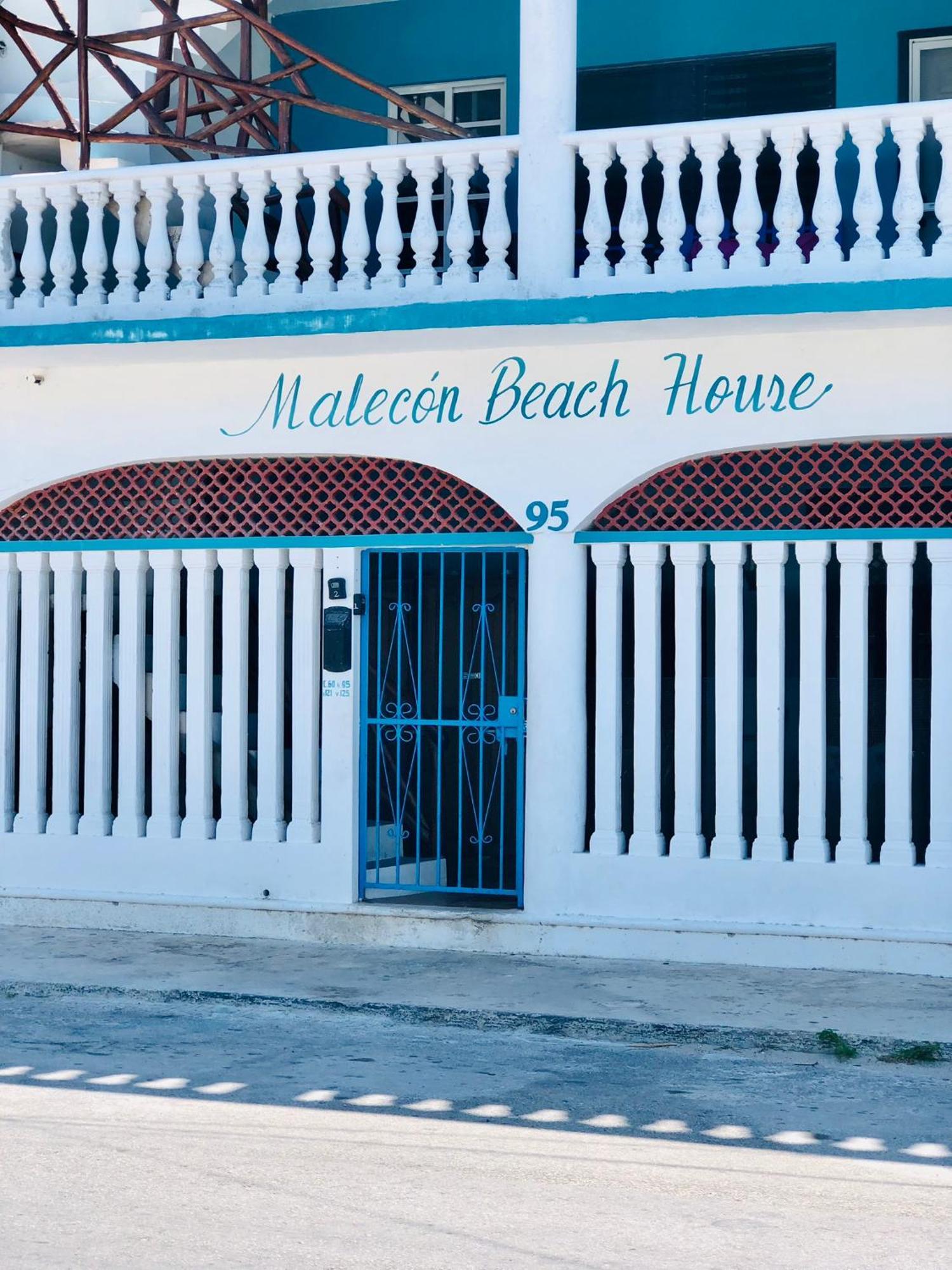 Malecon Beach House In Progreso 1 Block From Beach Exteriér fotografie